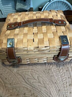Wald Imports Wood Chip Picnic Basket